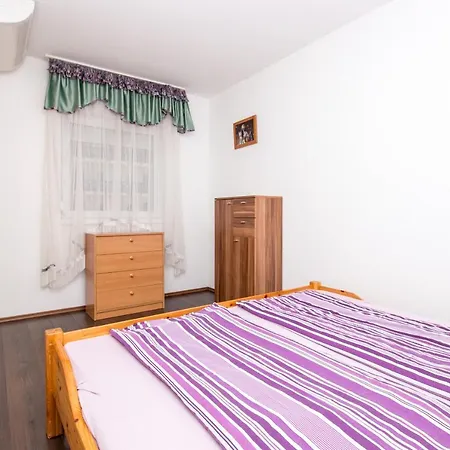 145 - Fiatalos, Oldalpanoramas, Vizkoezeli Apartman *