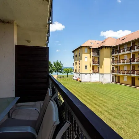 شقة 145 - Fiatalos, Oldalpanoramas, Vizkoezeli Apartman بالاتونوشود